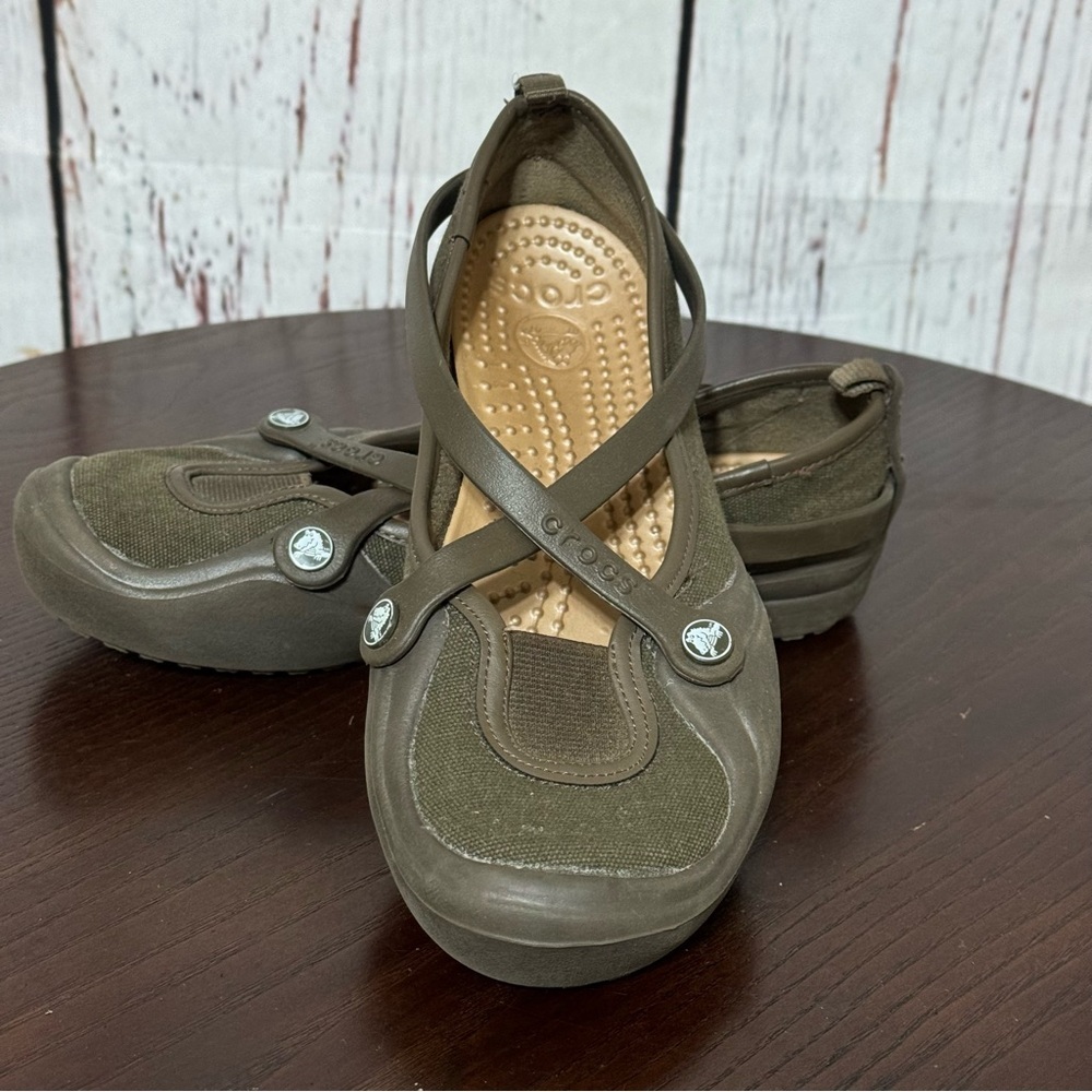 CROCS women’s loafer flats in chocolate brown color size 6 removable insole GUC - Picture 15 of 15